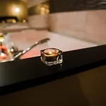 La Romantique Avec Jacuzzi Au Coeur De Aparthotel Perpignan
