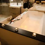 Aparthotel La Romantique Avec Jacuzzi Au Coeur De 4*