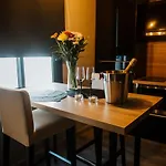 La Romantique Avec Jacuzzi Au Coeur De Aparthotel