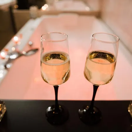 Lägenhetshotell La Romantique Avec Jacuzzi Au Coeur De 4*