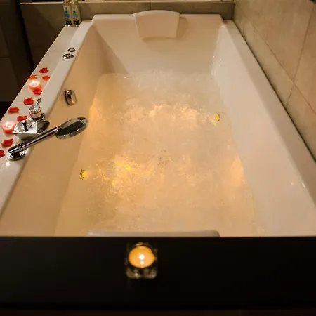 La Romantique Avec Jacuzzi Au Coeur De Perpignan