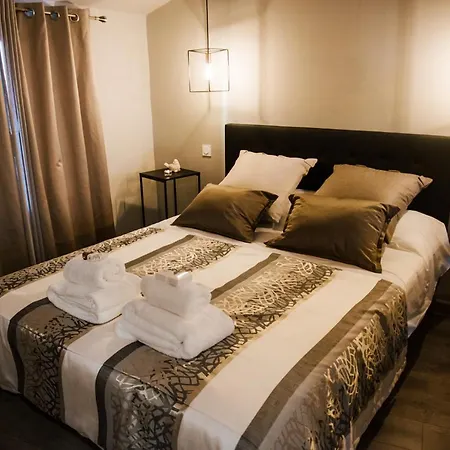 La Romantique Avec Jacuzzi Au Coeur De Lejlighedshotel