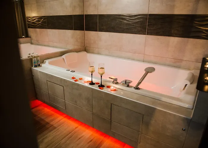 Lejlighedshotel La Romantique Avec Jacuzzi Au Coeur De 4*