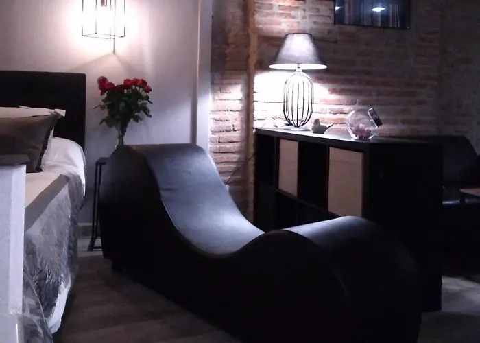 Aparthotel La Romantique Avec Jacuzzi Au Coeur De Perpignan